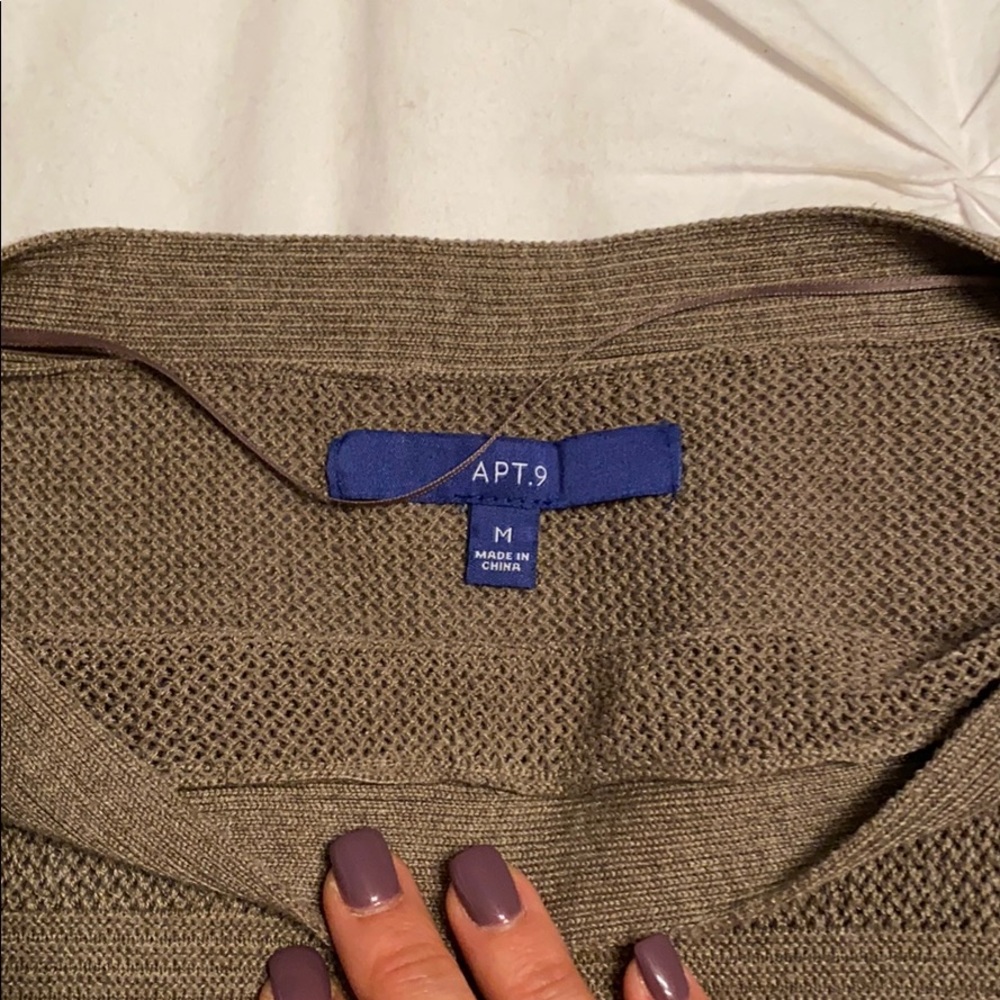 Sweater - Picture 4 of 5